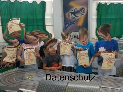 Northeim Katlenburg Herzberg Harz Osterode Slotracing Carrera Kindergeburtstag Feier Autorennbahn